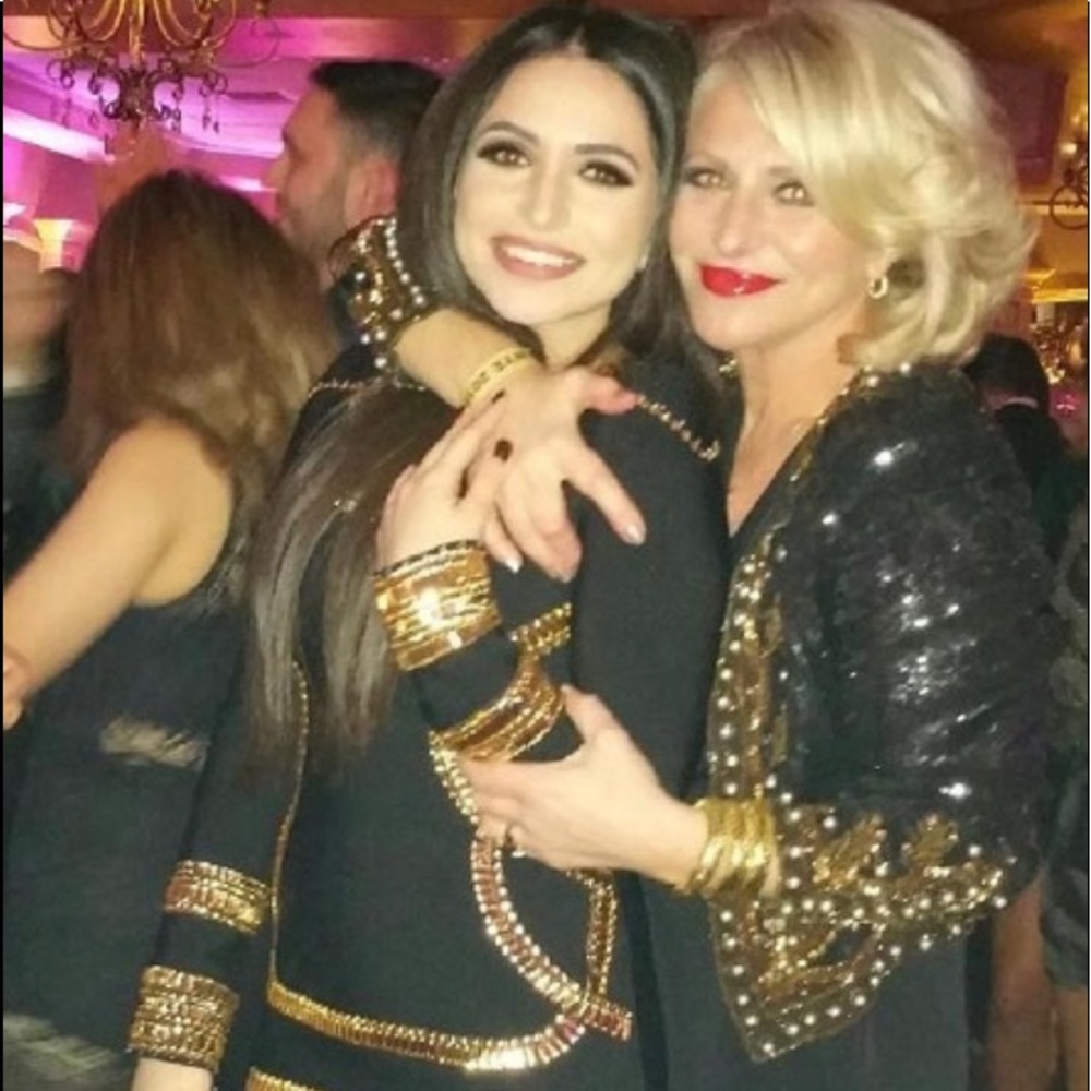 Meet your Posher, Mimi